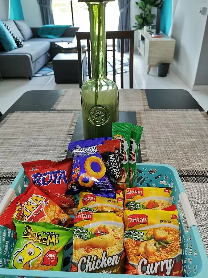 0803 Family Suites Bukit Indah Tvbox Wifi Games Toy 新山 0*,  马来西亚